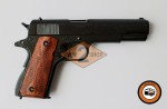 US Pistole Colt 1911 45 Goverment vyřezávané střenky